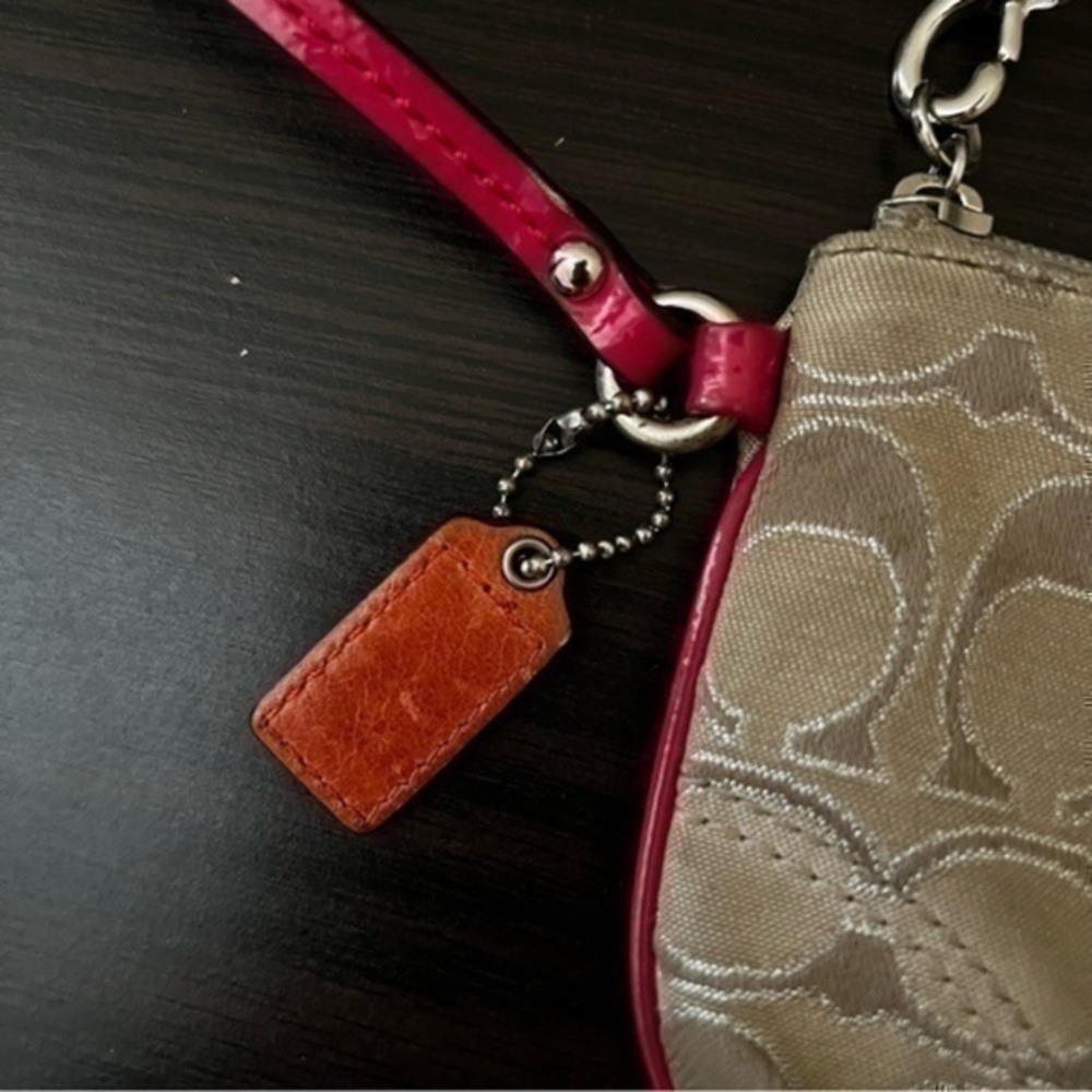 Coach Coach - Picture 6 of 12
